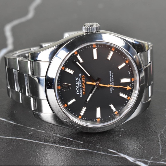 ROLEX MILGAUSS -  116400 - 40mm - discontinued model - Picture 8 of 12